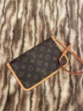 LV Monogram Logo Tan Brown Leather Envelope Wristlet Clutch Wallet New
